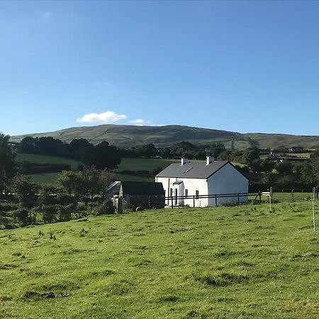 Mournes Family Cottage With Hot Tub Hilltown エクステリア 写真