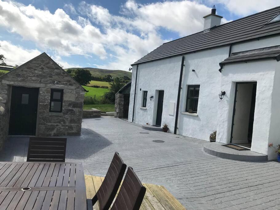 Mournes Family Cottage With Hot Tub Hilltown エクステリア 写真