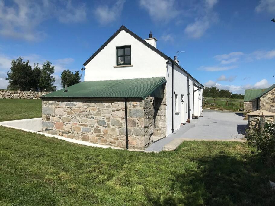 Mournes Family Cottage With Hot Tub Hilltown エクステリア 写真