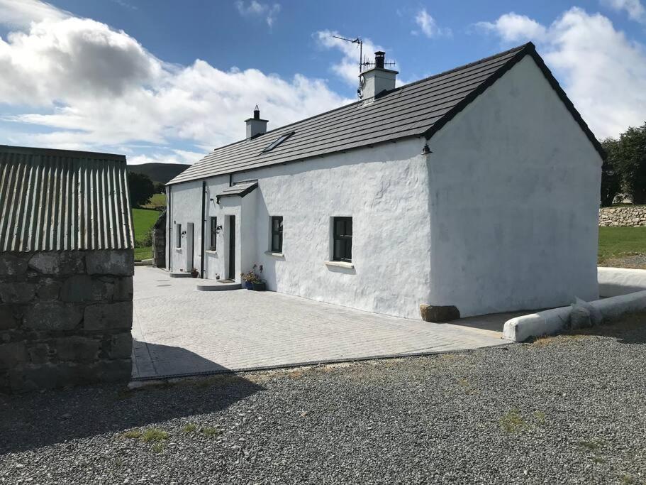 Mournes Family Cottage With Hot Tub Hilltown エクステリア 写真