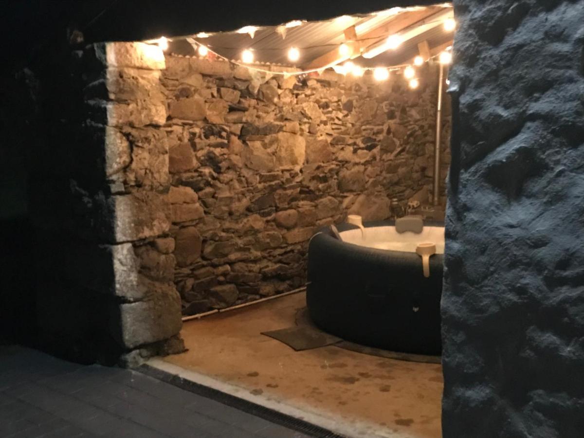 Mournes Family Cottage With Hot Tub Hilltown エクステリア 写真